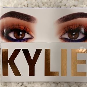 Kylie Cosmetics Royal Peach Palette